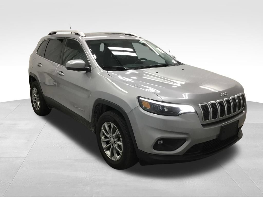 Used 2019 Jeep Cherokee Latitude Plus w/ Cold Weather Group AWD/4WD image 4