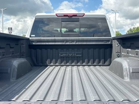 Used 2025 GMC Sierra 1500 AT4X AWD/4WD image 12