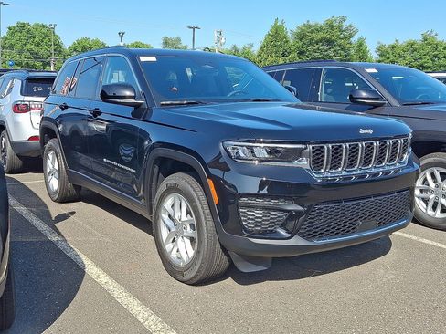 New 2026 Jeep Grand Cherokee Laredo X AWD/4WD image 3