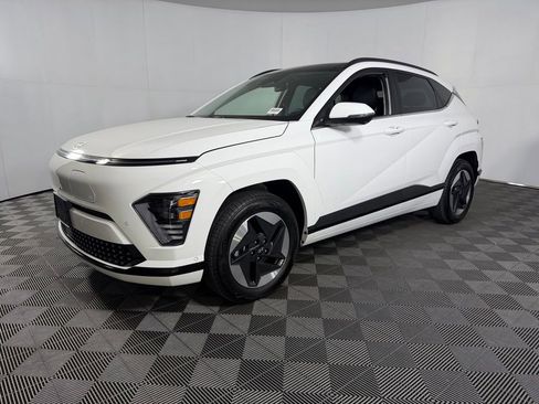 Used 2025 Hyundai Kona Limited FWD image 3