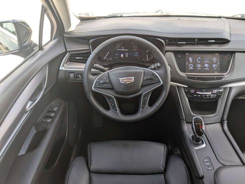 Used 2017 Cadillac XT5 Luxury w/ Driver Awareness Package AWD/4WD image 19