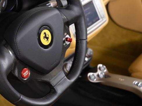 Used 2011 Ferrari California image 30