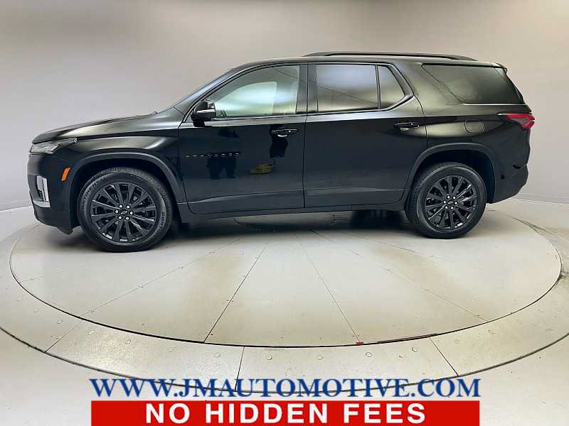 Used 2024 Chevrolet Traverse RS AWD/4WD image 2