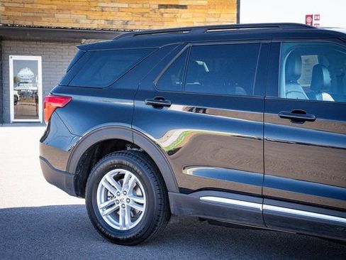 Used 2024 Ford Explorer XLT w/ Equipment Group 202A image 6