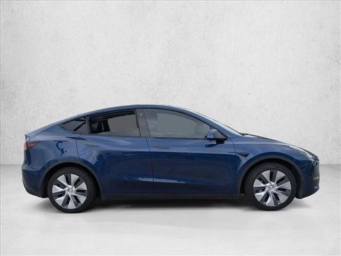 Used 2021 Tesla Model Y Long Range image 4