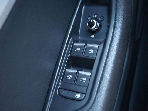 Used 2017 Audi A4 2.0T Premium w/ Convenience Package image 22