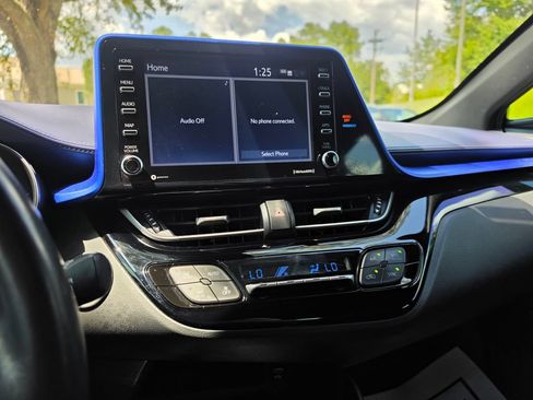 Used 2021 Toyota C-HR XLE FWD image 25