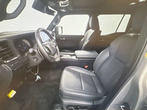 Used 2024 Lexus GX 550 w/ Accessory Package (2T) AWD/4WD image 4