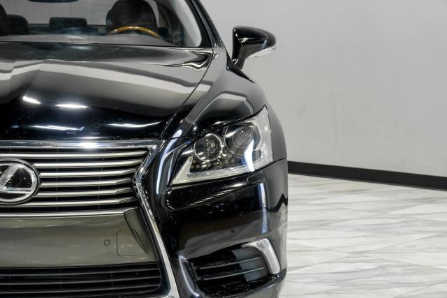 Used 2015 Lexus LS 460 w/ Comfort Package RWD image 60