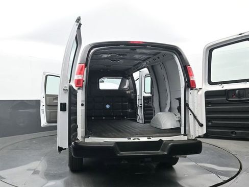 Used 2020 Chevrolet Express 2500 Work Van w/ Driver Convenience Package image 30