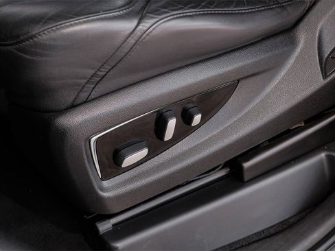 Used 2019 Cadillac Escalade ESV Luxury image 35