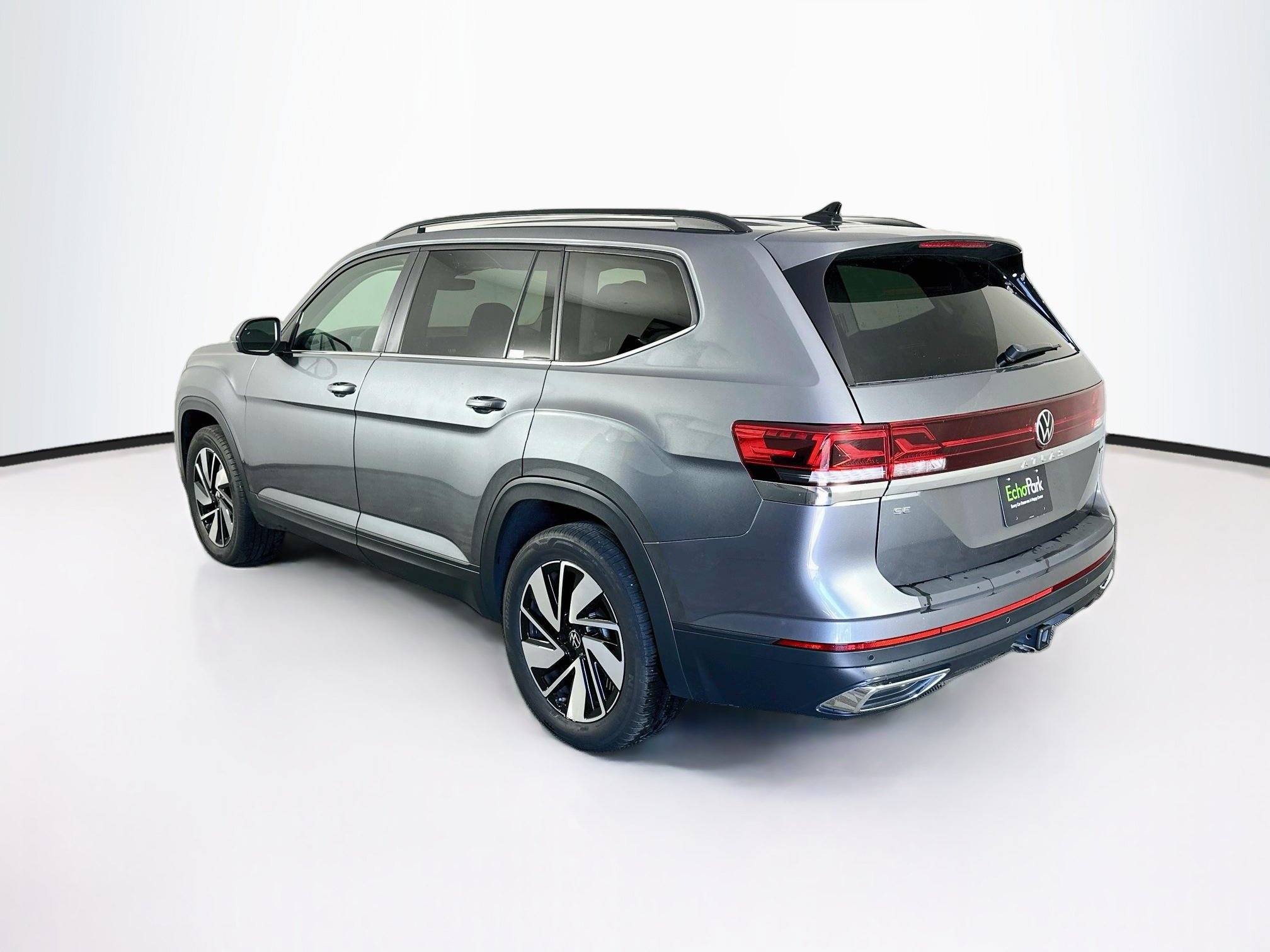 Used 2025 Volkswagen Atlas SE AWD/4WD image 5