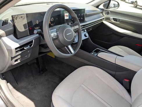 Used 2025 Hyundai Sonata SEL FWD image 13