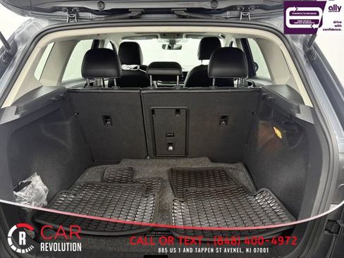 Used 2022 Volkswagen Taos SEL w/ Panoramic Sunroof Package image 7