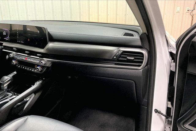 Used 2024 Kia Telluride S w/ S Sunroof Package AWD/4WD image 16