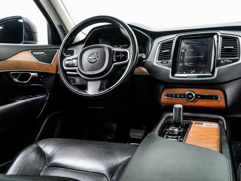 Used 2021 Volvo XC90 T8 Inscription Expression w/ Climate Package image 19