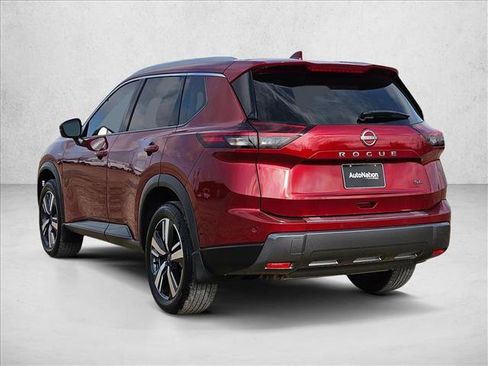 Used 2024 Nissan Rogue SL FWD image 8