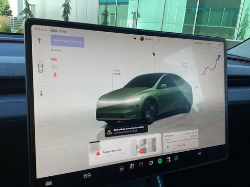 Used 2026 Tesla Model Y AWD image 18
