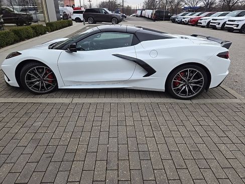 Used 2024 Chevrolet Corvette Stingray Premium Conv w/ Z51 Performance Package image 8