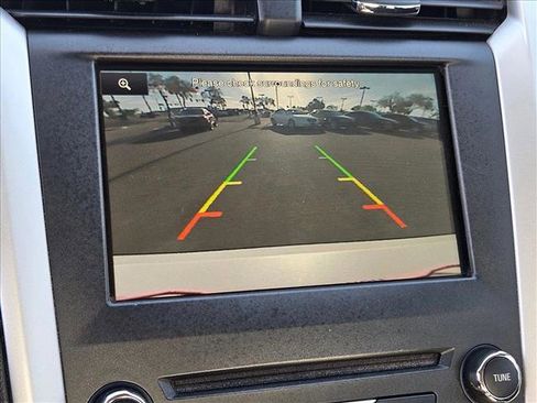 Used 2016 Ford Fusion SE FWD image 18