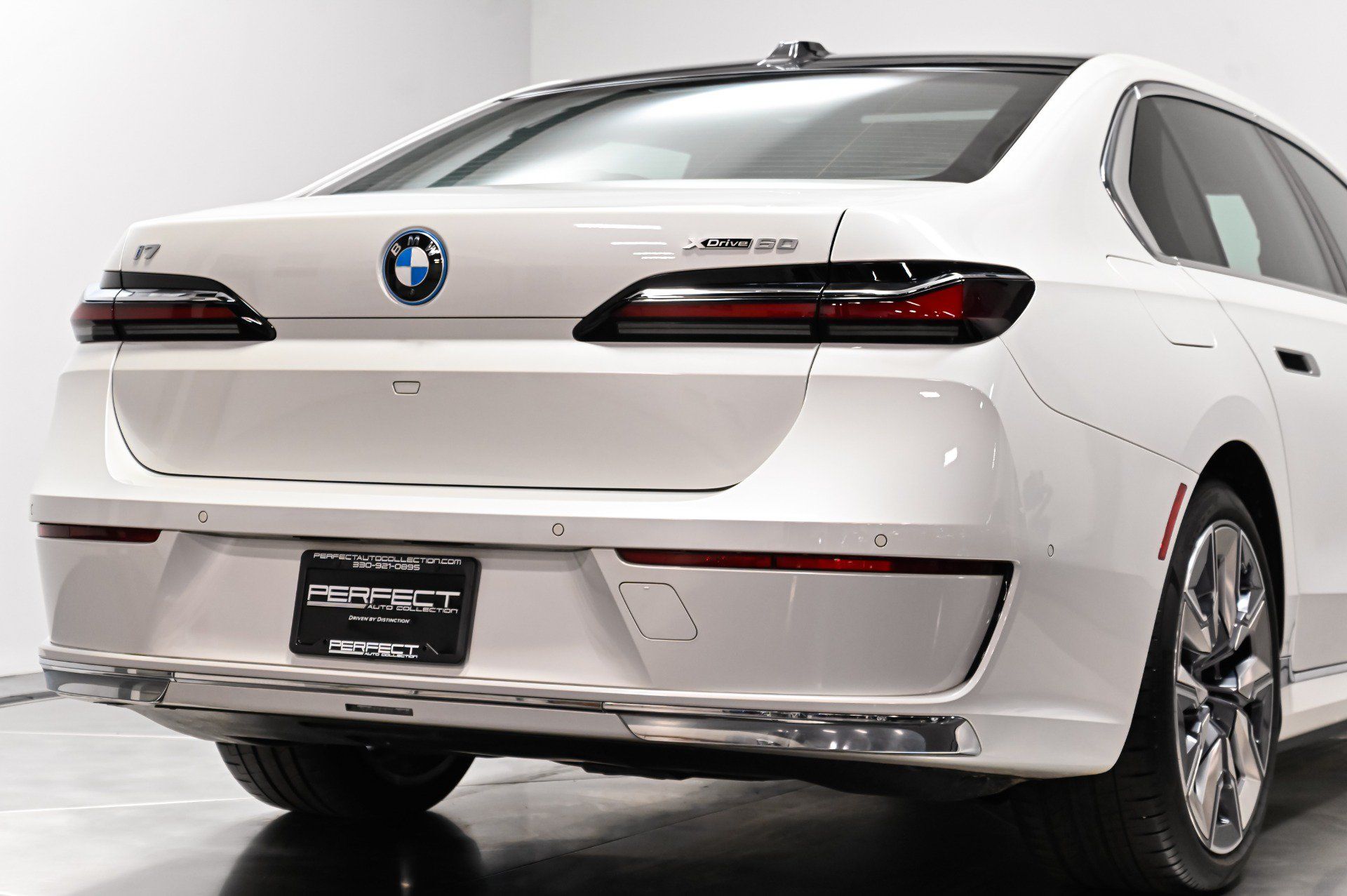 Used 2023 BMW i7 xDrive60 AWD/4WD image 39
