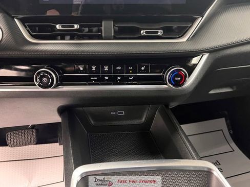 Used 2025 Chevrolet Equinox LT image 41