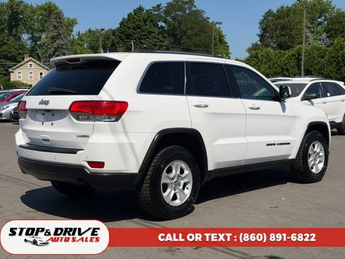 Used 2017 Jeep Grand Cherokee Laredo w/ Quick Order Package 23E AWD/4WD image 5