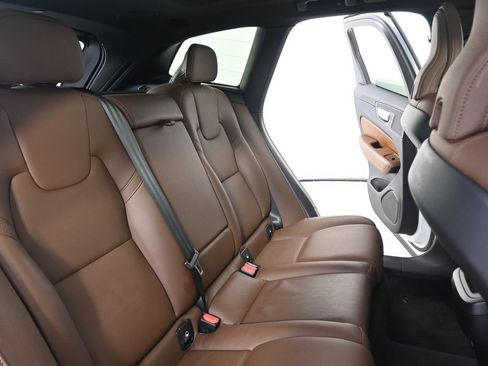 Used 2023 Volvo XC60 B5 Plus w/ Climate Package FWD image 22