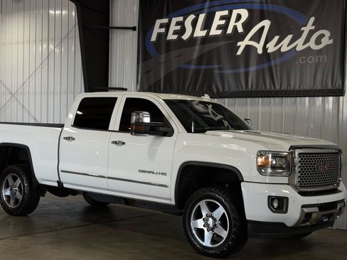 Used 2016 GMC Sierra 2500 Denali w/ Duramax Plus Package AWD/4WD image 28