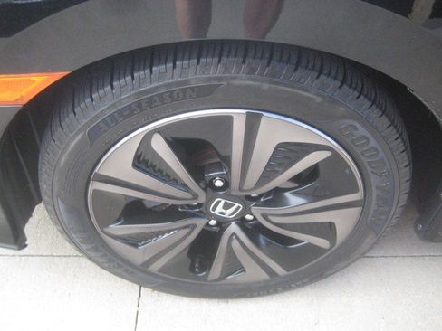 Used 2018 Honda Civic EX image 10