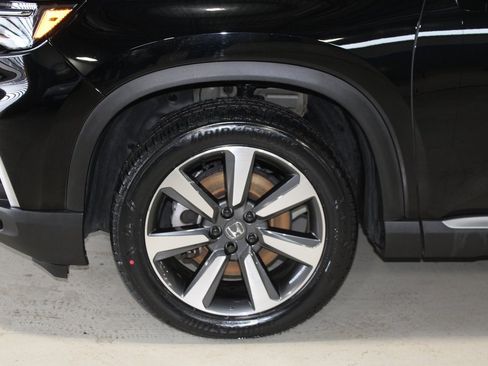 Used 2023 Honda Pilot Touring image 6
