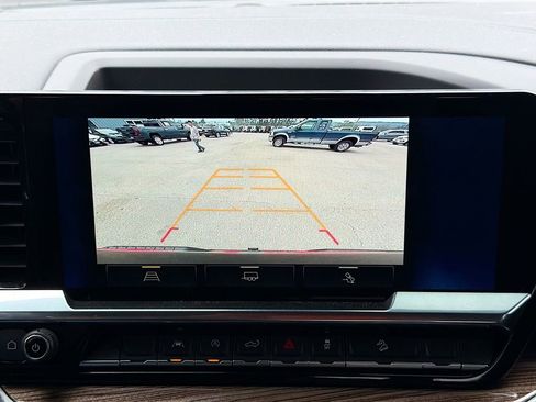 Used 2025 Chevrolet Silverado 1500 LT Trail Boss w/ Convenience Package II image 15