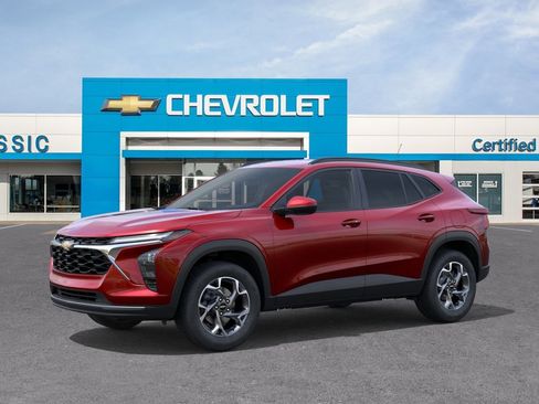 New 2026 Chevrolet Trax LT w/ Driver Confidence Package FWD image 2