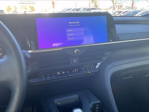 Used 2023 Toyota Crown Limited image 6