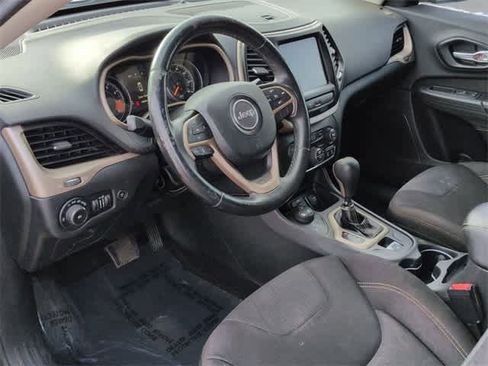 Used 2015 Jeep Cherokee Latitude w/ Comfort/Convenience Group image 10