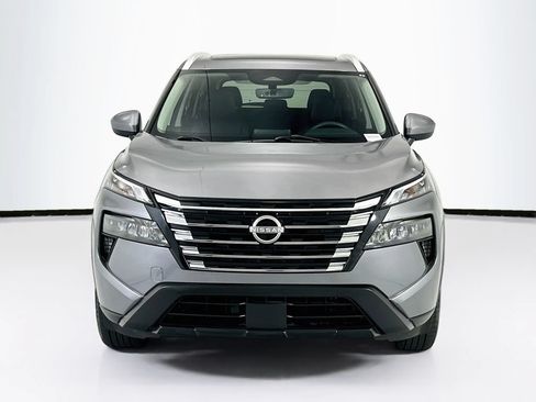 Used 2024 Nissan Rogue SV w/ SV Premium Package FWD image 2