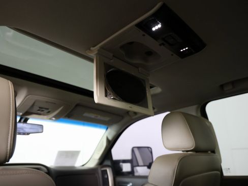 Used 2015 GMC Sierra 2500 Denali image 2