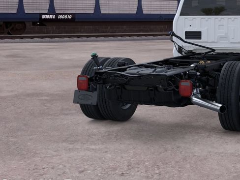 New 2026 Ford F600 4x4 Regular Cab Super Duty w/ XL Chrome Package image 20