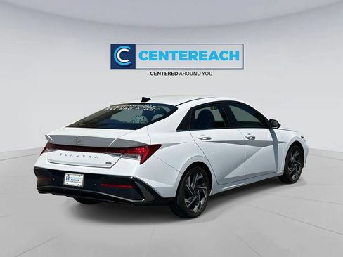 Used 2024 Hyundai Elantra Limited FWD image 4