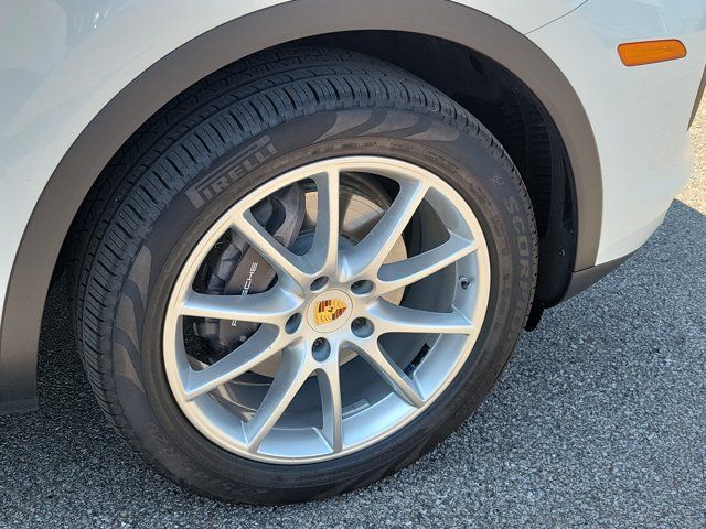 Used 2019 Porsche Cayenne AWD/4WD image 14