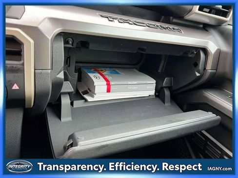 Used 2024 Toyota Tacoma TRD Off-Road image 34