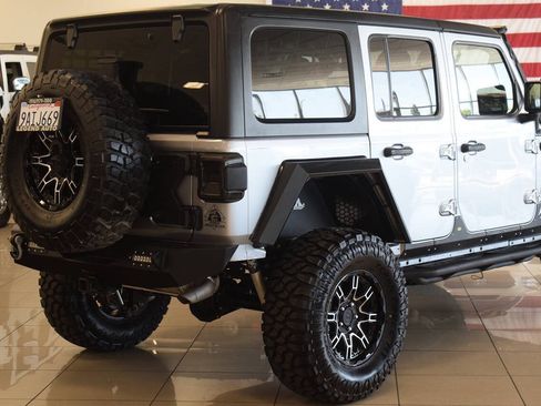 Used 2018 Jeep Wrangler Unlimited Sport S AWD/4WD image 38