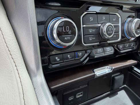Used 2024 GMC Yukon XL Denali RWD image 26