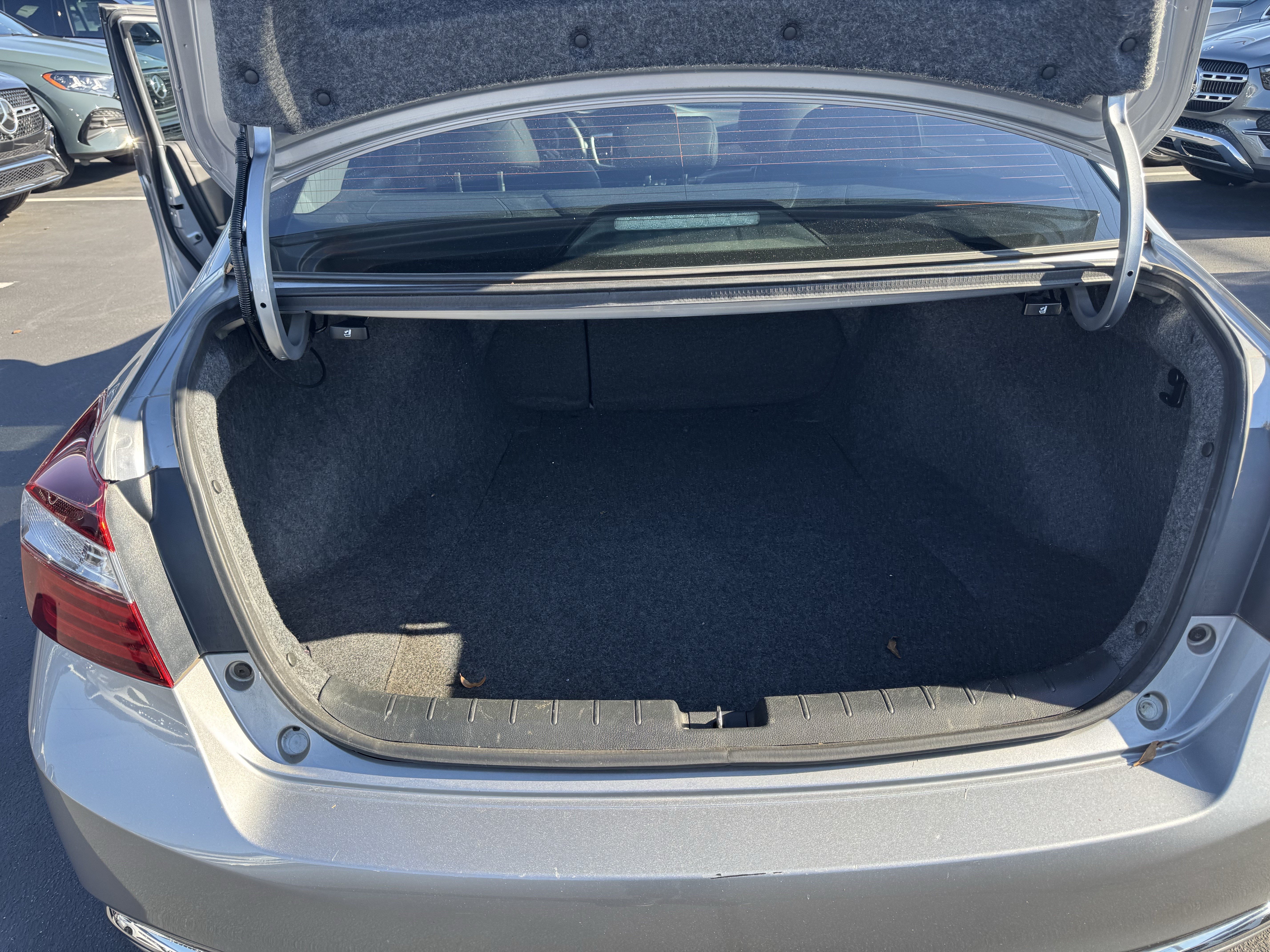 Used 2017 Honda Accord EX-L image 17