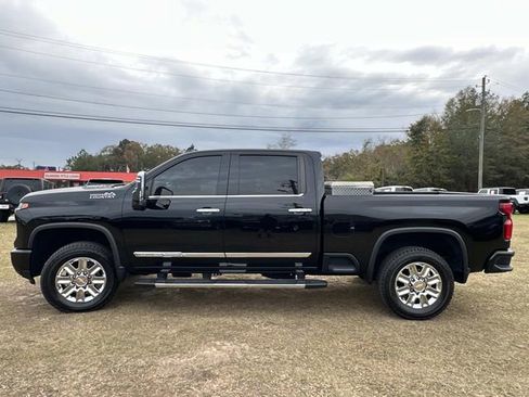 Used 2024 Chevrolet Silverado 2500 High Country w/ High Country Premium Package image 12