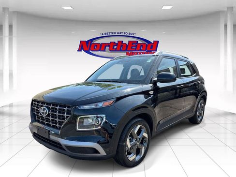 Used 2025 Hyundai Venue SEL FWD image 4
