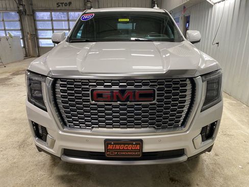 Used 2021 GMC Yukon Denali w/ Denali Premium Package image 8