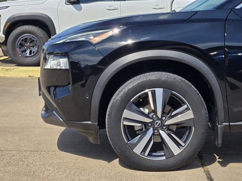 Used 2023 Nissan Rogue SL w/ SL Premium Package image 6