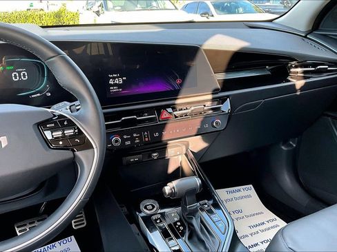 Certified 2023 Kia Niro EX Touring image 8