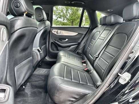 Used 2019 Mercedes-Benz GLC 350e 4MATIC image 4